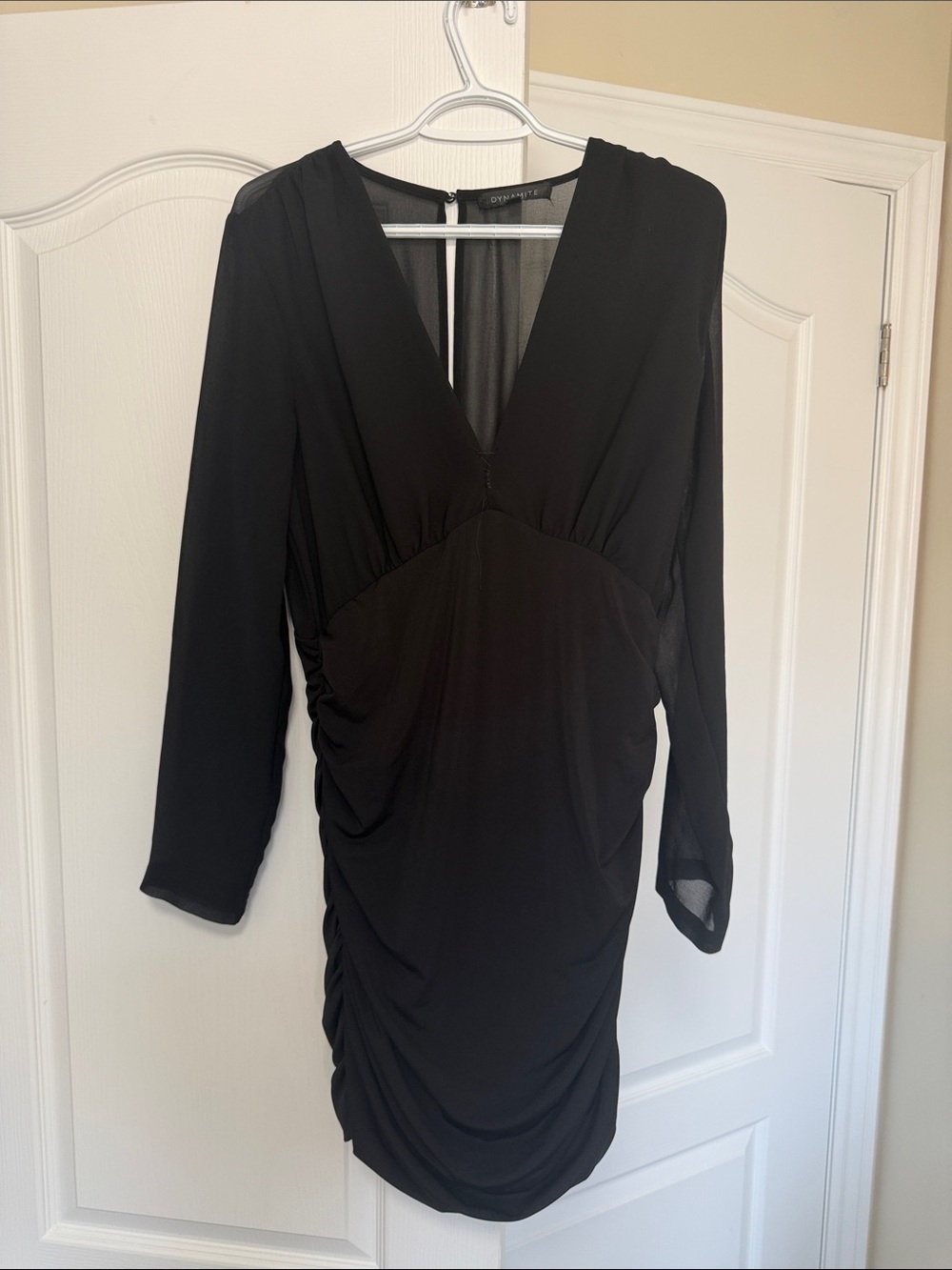 Women's Black V-Neck Long Sleeve Dress